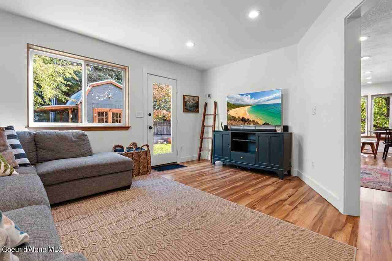 1010 N A St #1 - Photo 5 of 23