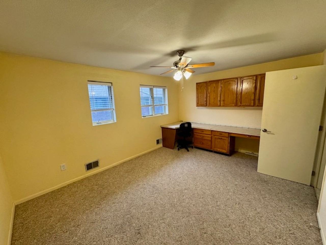 19 Front St - Photo 7 of 12