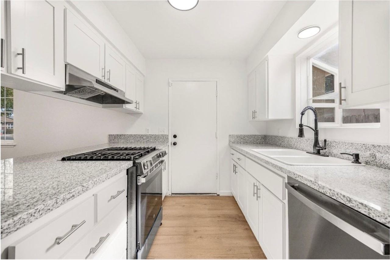 2856 Caesar Ave - Photo 2 of 22