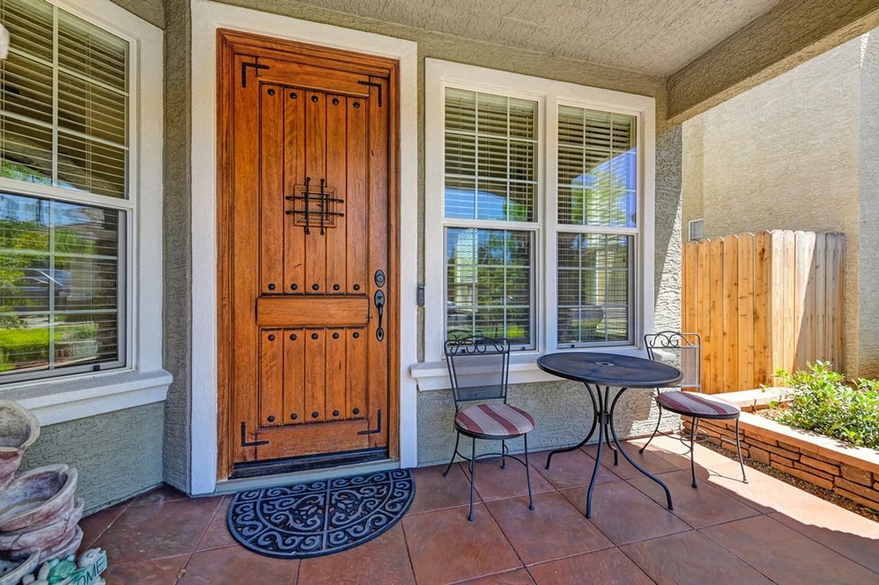 1669 Calabasa Dr - Photo 4 of 26