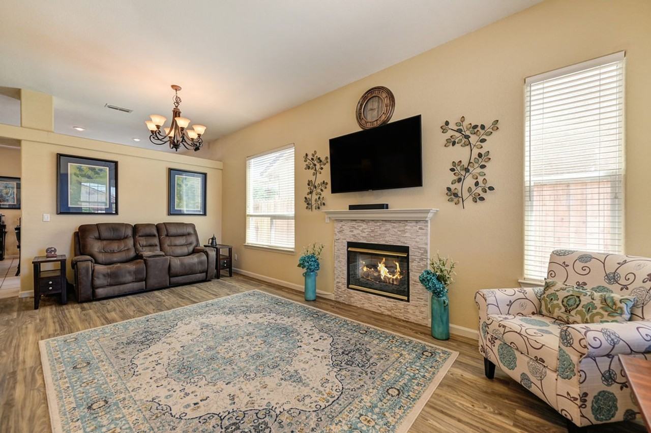 1669 Calabasa Dr - Photo 6 of 26