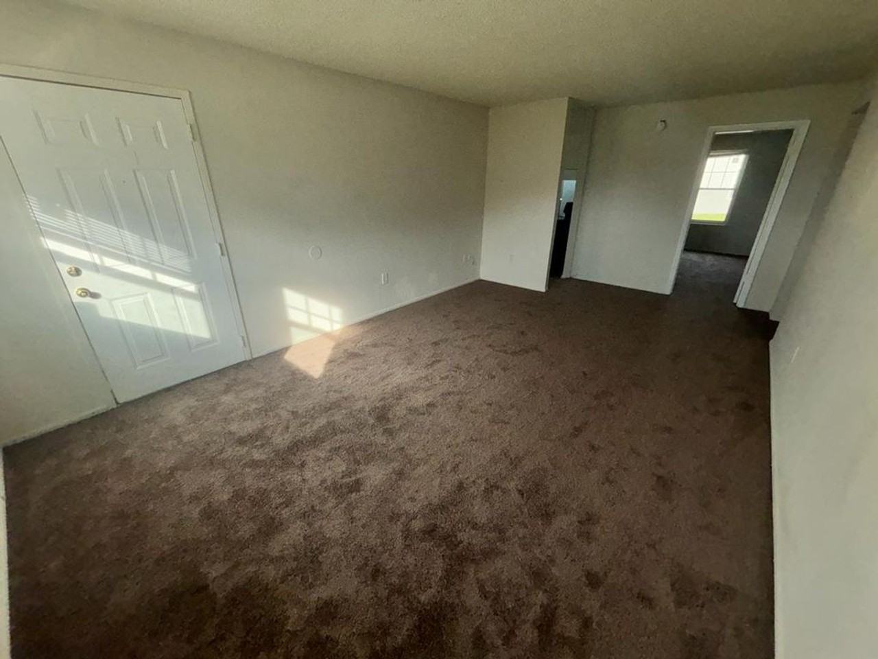 834 Sky Lake Cir #B - Photo 3 of 9