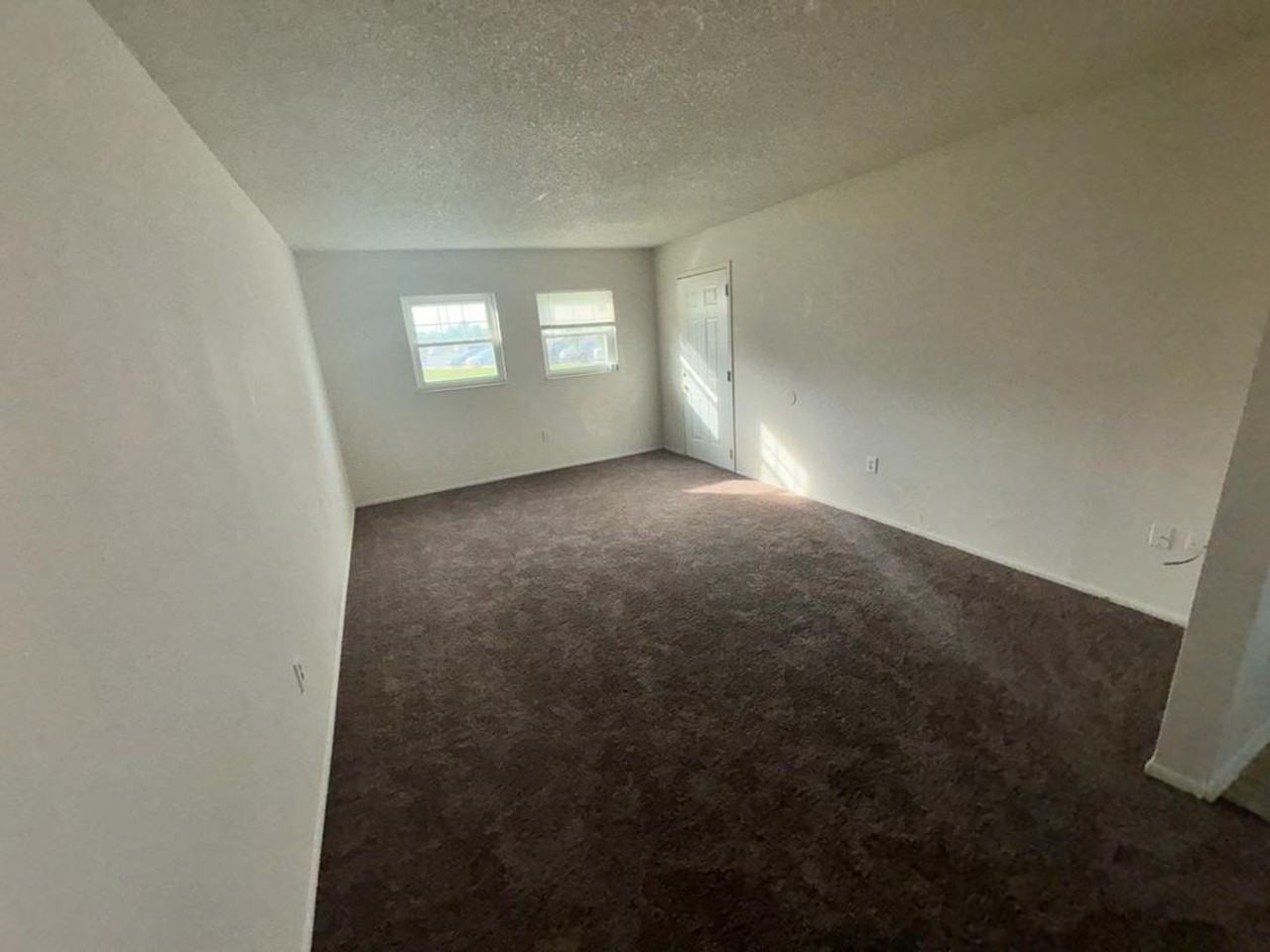 834 Sky Lake Cir #B - Photo 4 of 9