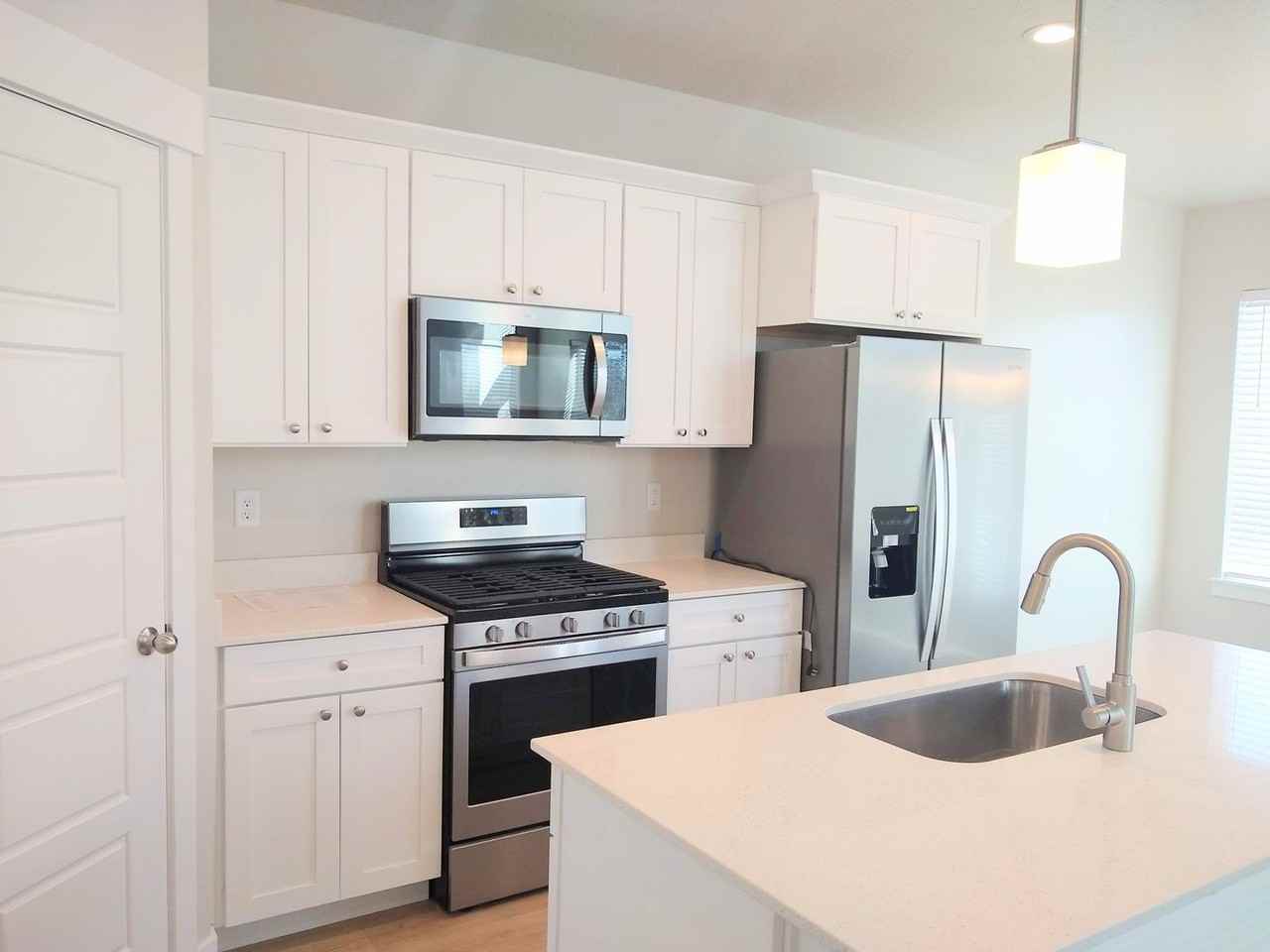 16056 S Bodmin Way - Photo 3 of 33