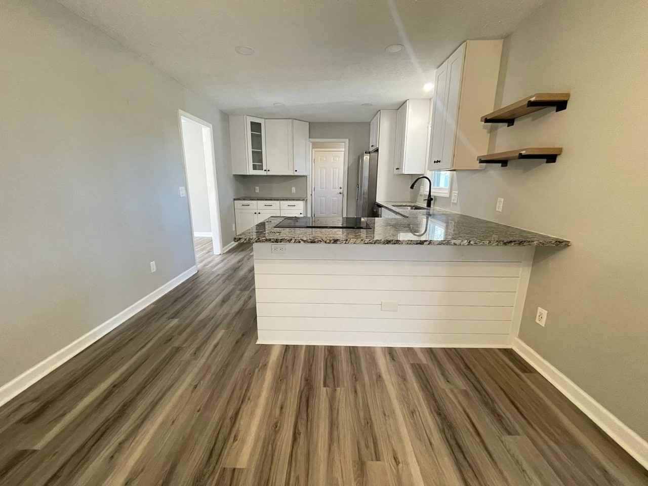 106 Kent Cir - Photo 3 of 11