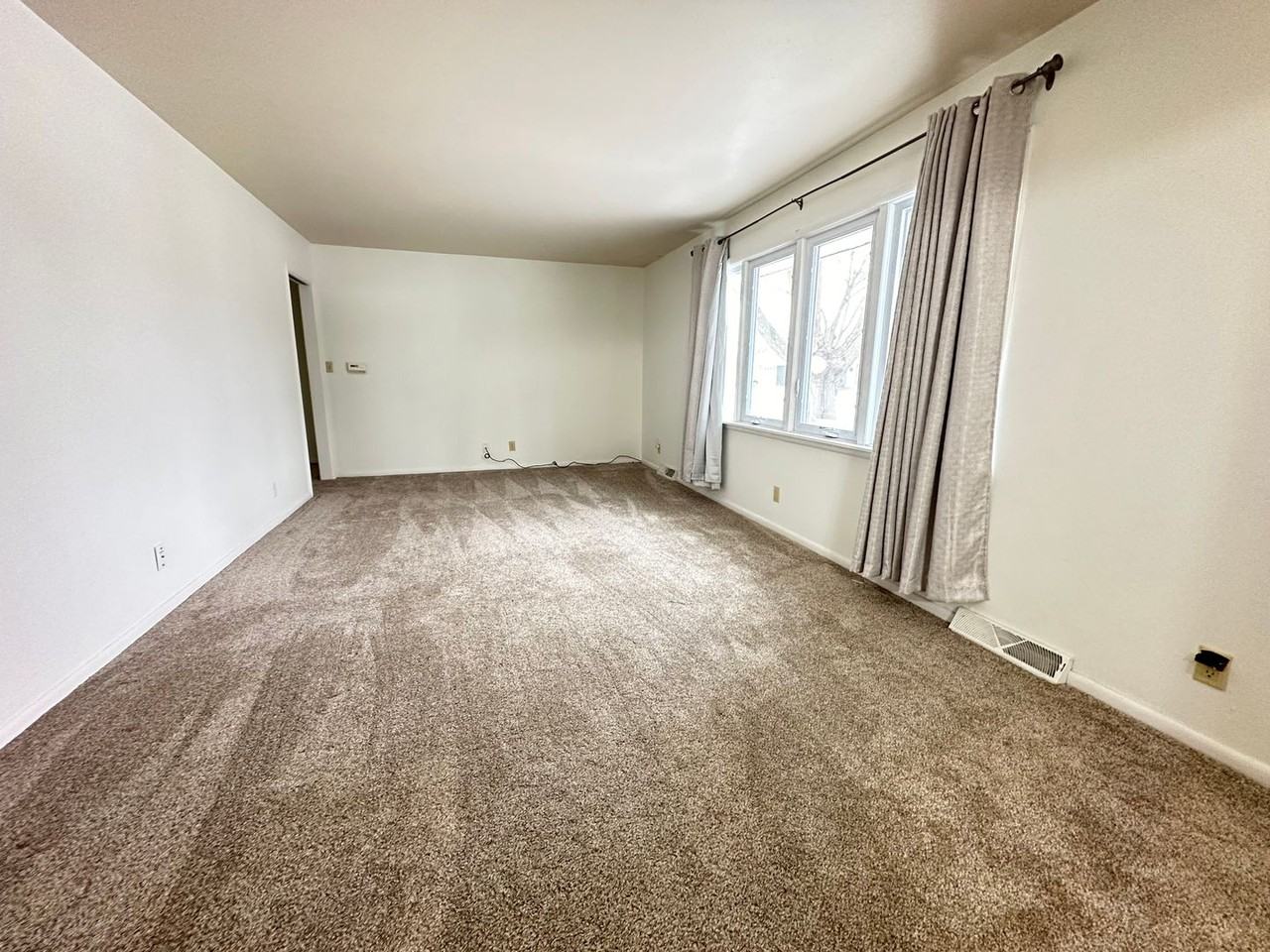 1814 N 25th St - Photo 2 of 12