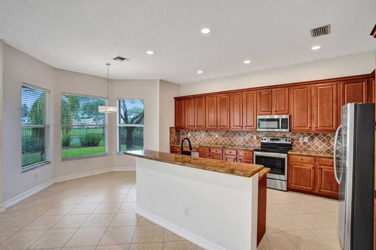 8736 Woodgrove Harbor Ln - Photo 2 of 21