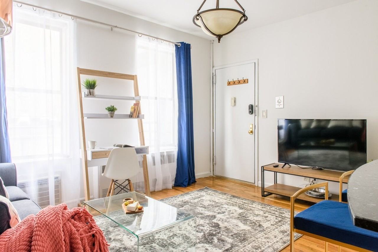 233 E 26th St #1021856P - Photo 2 of 14