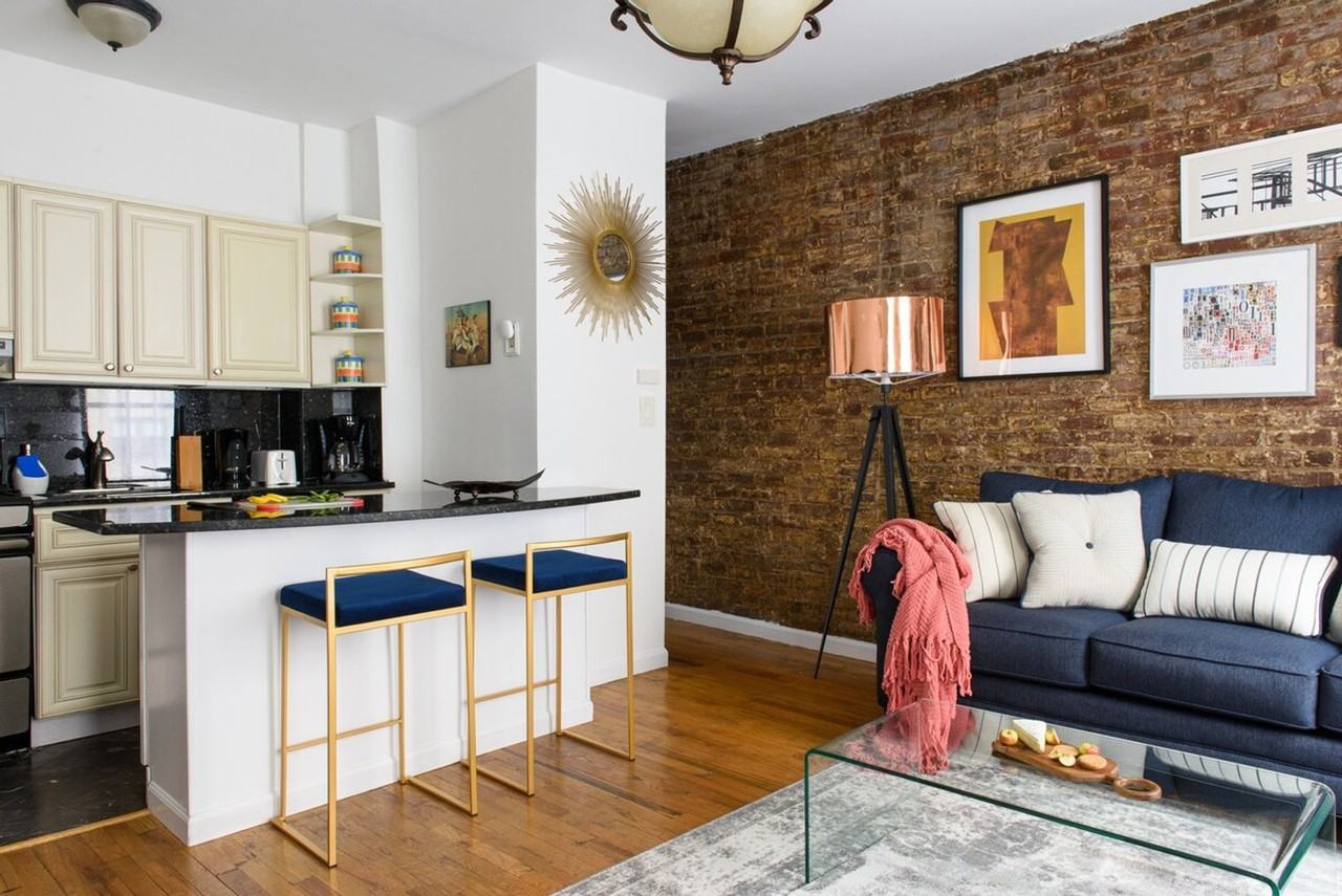 233 E 26th St #1021856P - Photo 4 of 14