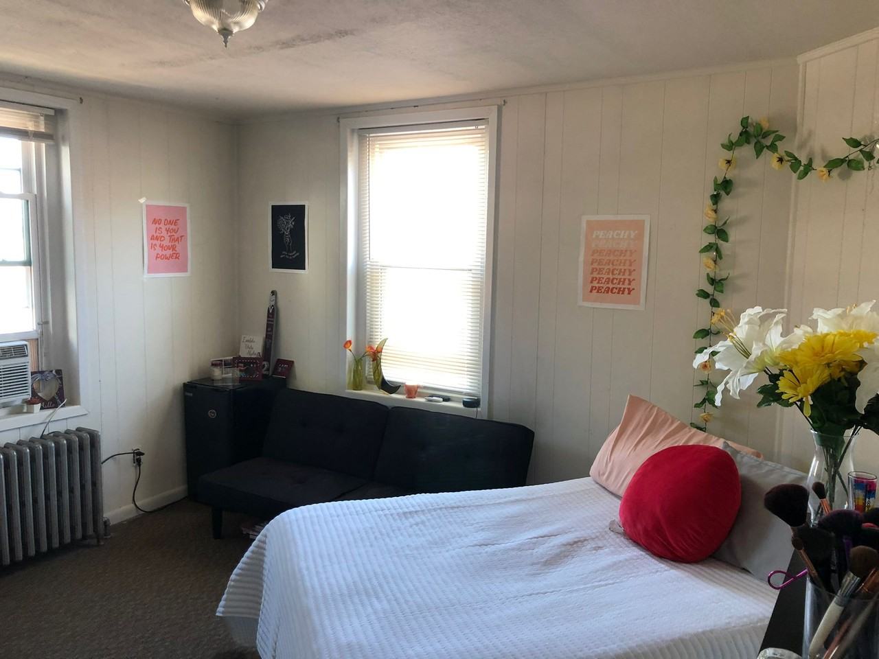 435 Montclair Ave - Photo 3 of 10