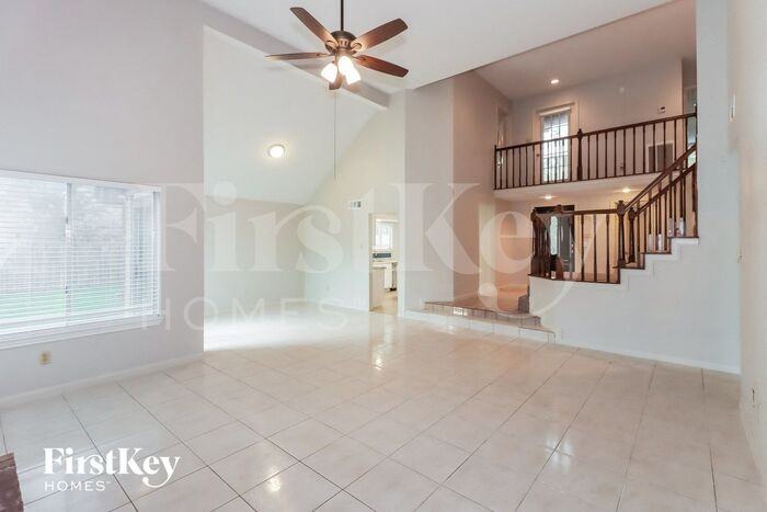 6410 Via Espana Dr - Photo 3 of 15