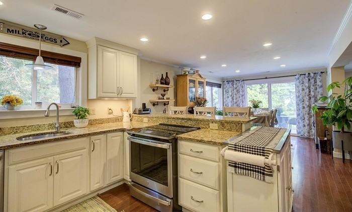 135 Amherst St #135 - Photo 2 of 9