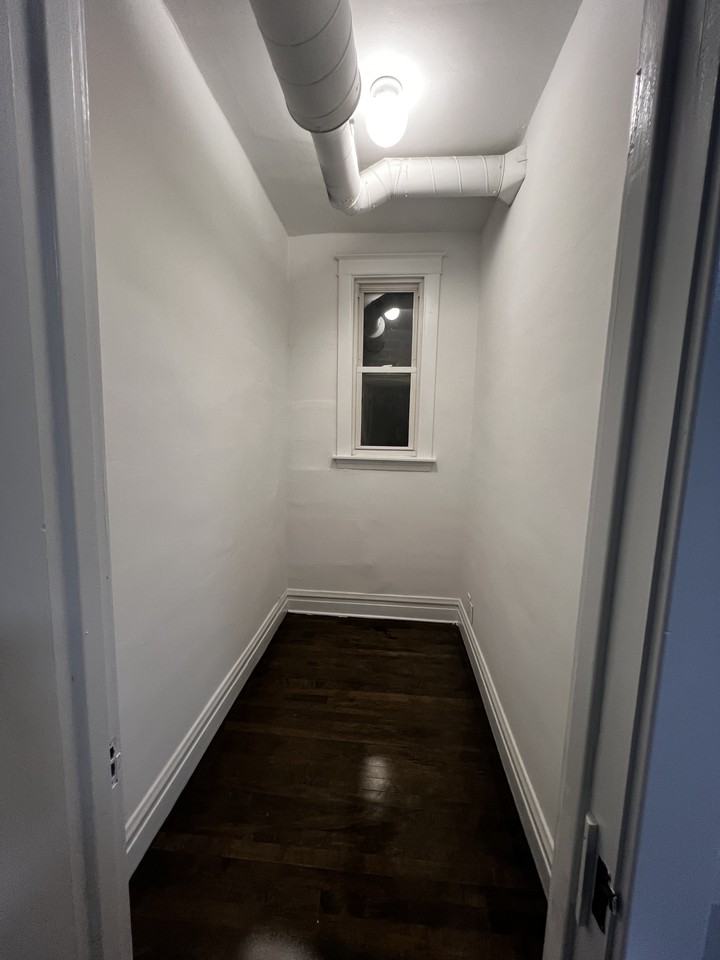 2141 S Fairfield Ave #2 - Photo 5 of 9