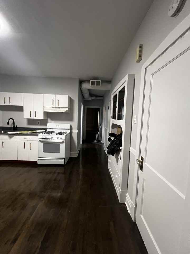 2141 S Fairfield Ave #2 - Photo 2 of 9