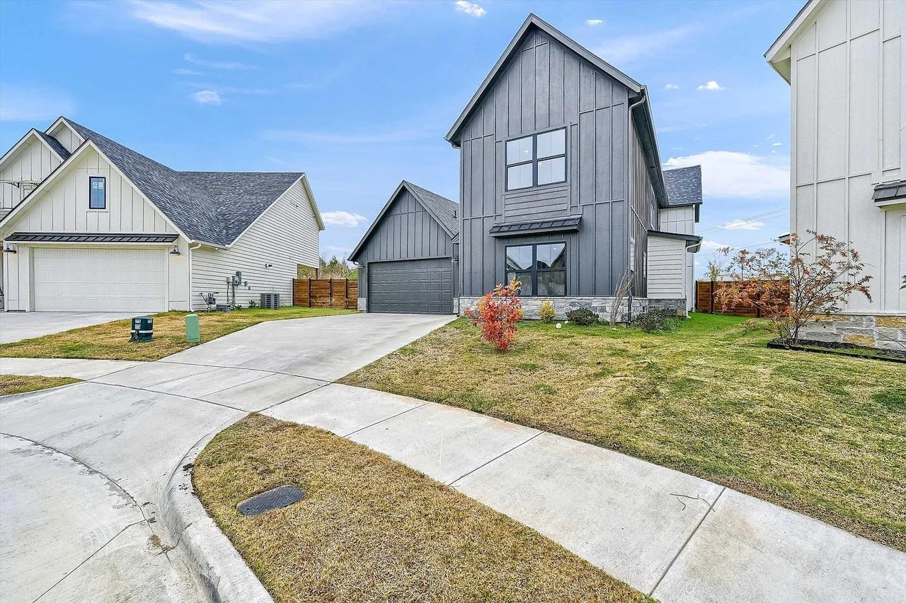 521 Saucer Dr #NA - Photo 3 of 28