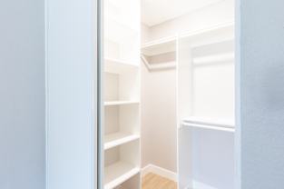 Spacious 2 Bedroom/2 Bath Apartment in KoreaTown - Photo 1 of 1