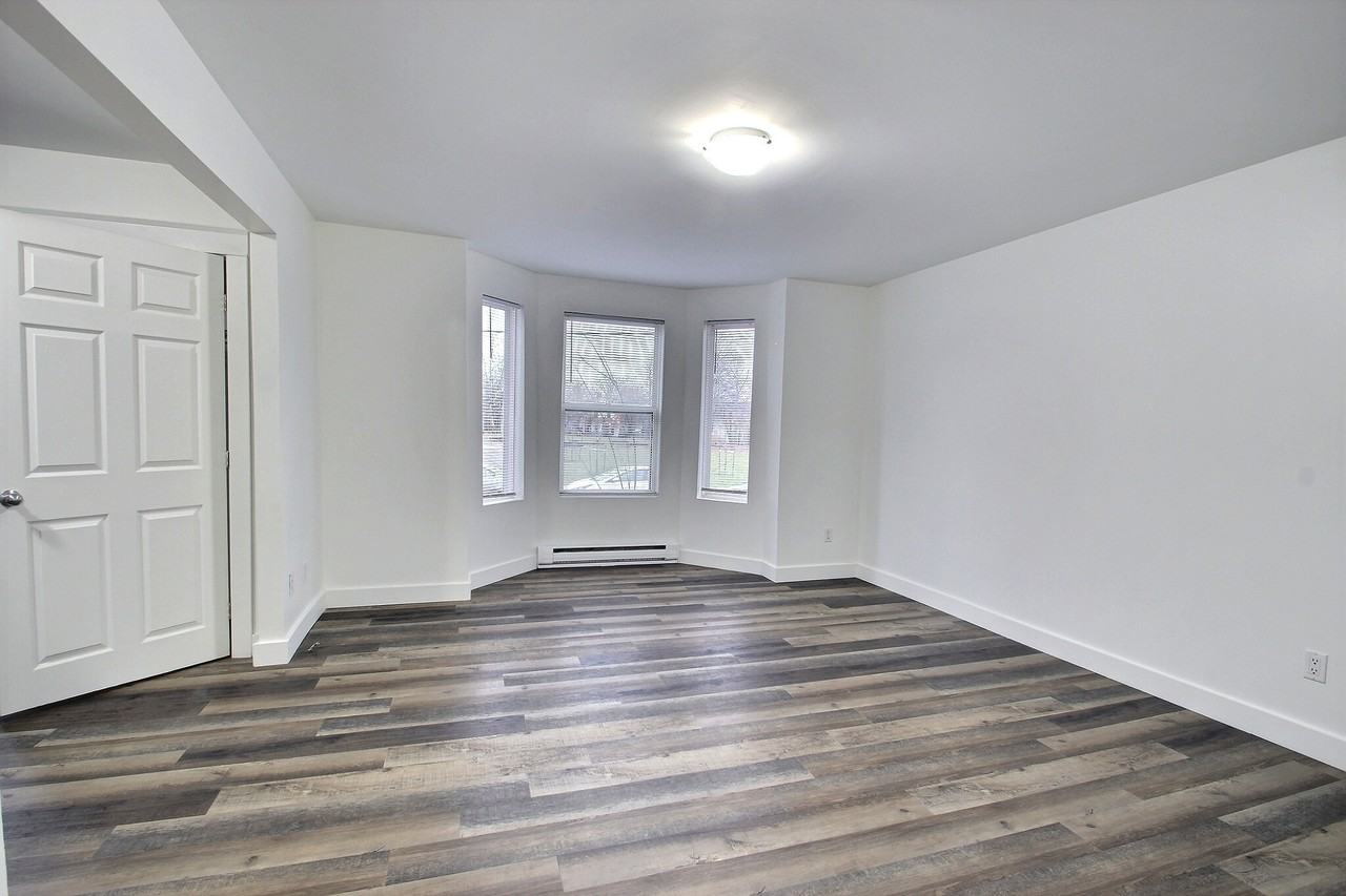 142 Alma St #A - Photo 2 of 7