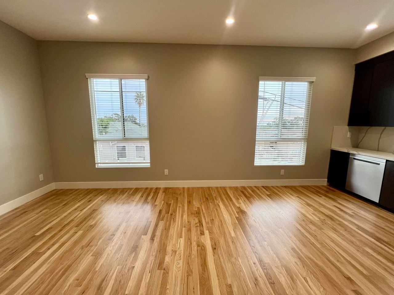 2961 E St #02 - Photo 7 of 29