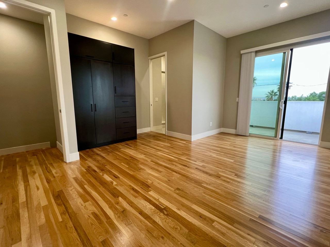 2961 E St #02 - Photo 4 of 29