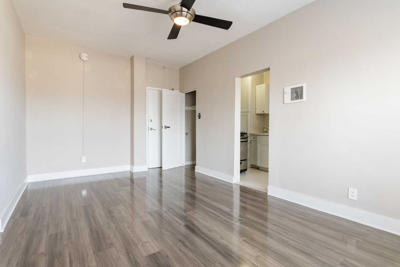 Modern & Cozy Studios in Koreatown - Photo 2 of 7