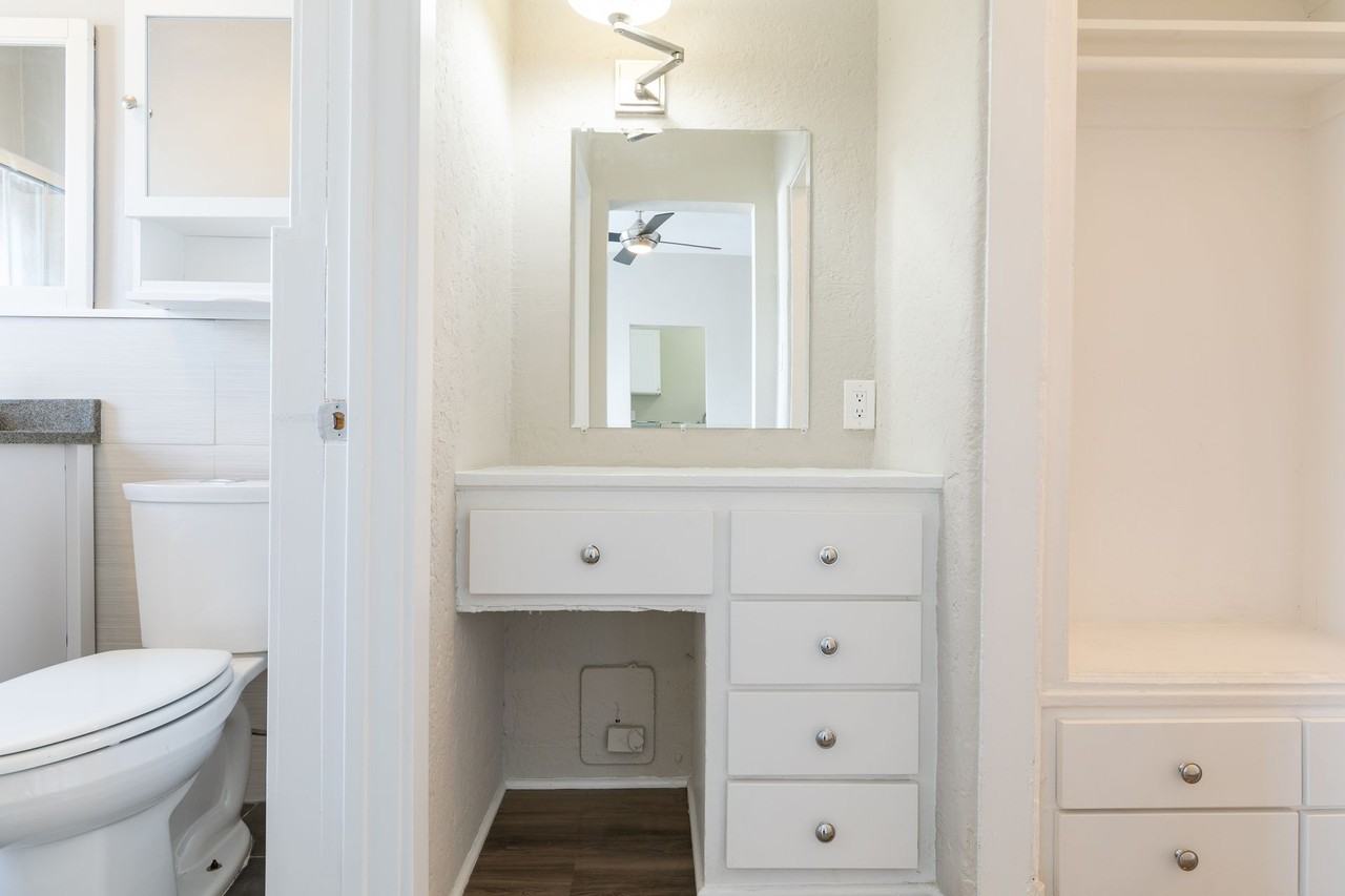 Modern & Cozy Studios in Koreatown - Photo 3 of 7