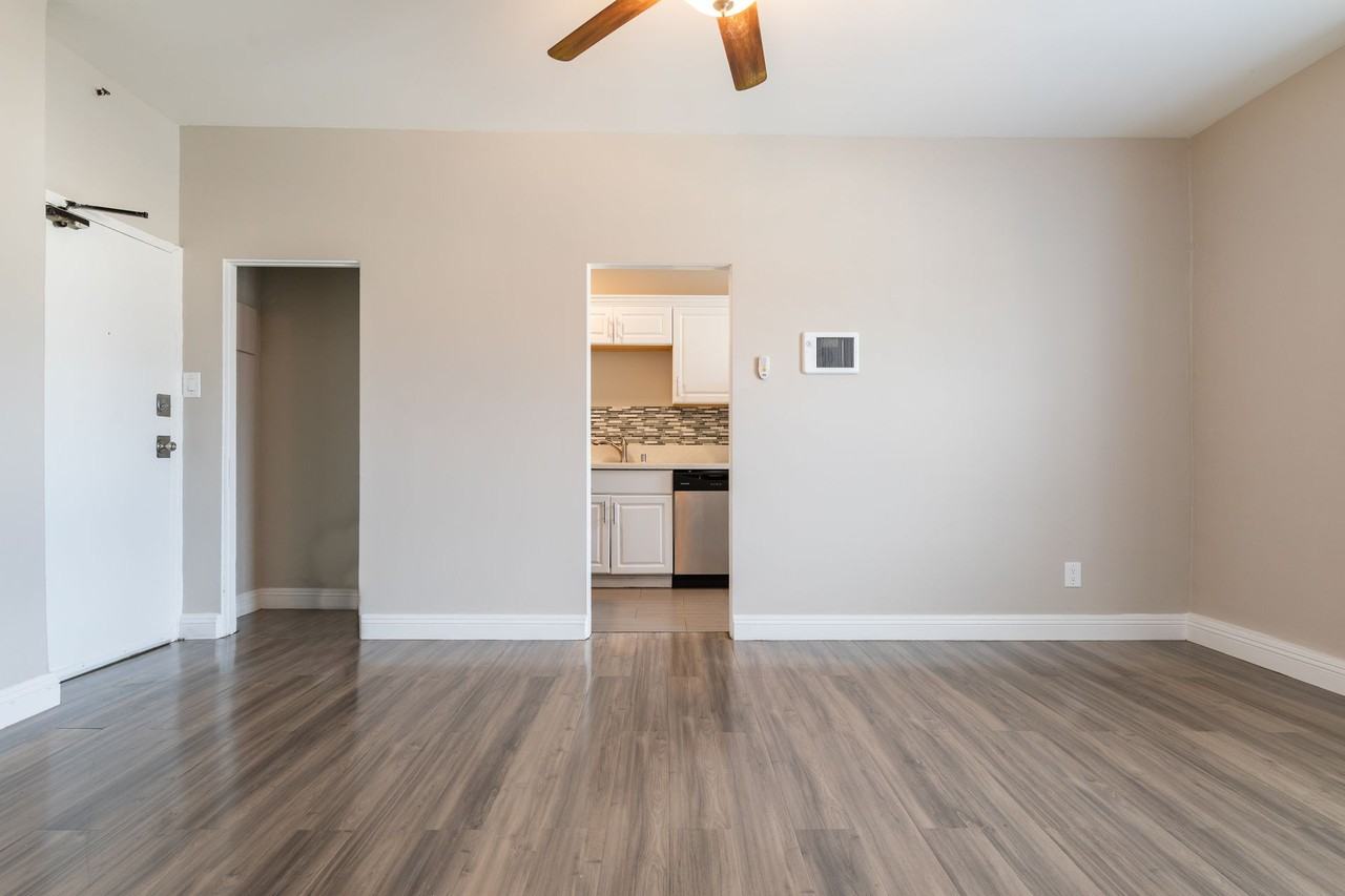 Modern & Cozy Studios in Koreatown - Photo 7 of 7