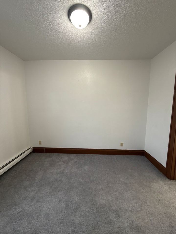 402 2nd Ave Nw #312 - Photo 5 of 8