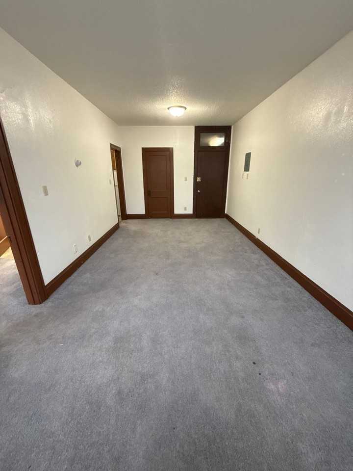 402 2nd Ave Nw #312 - Photo 2 of 8