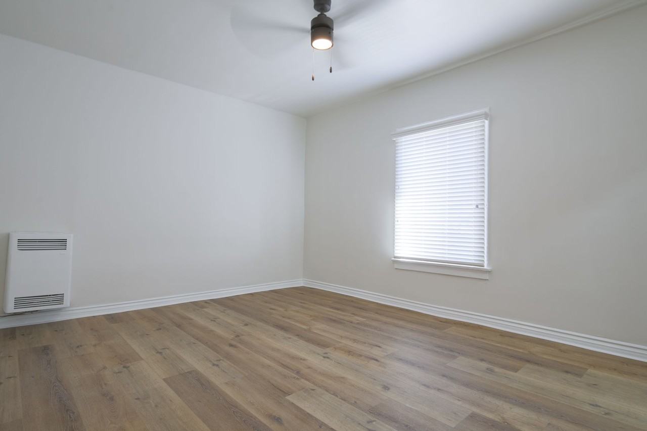 Beautiful Newly Renovated Apartment in Koreatown - Photo 4 of 16
