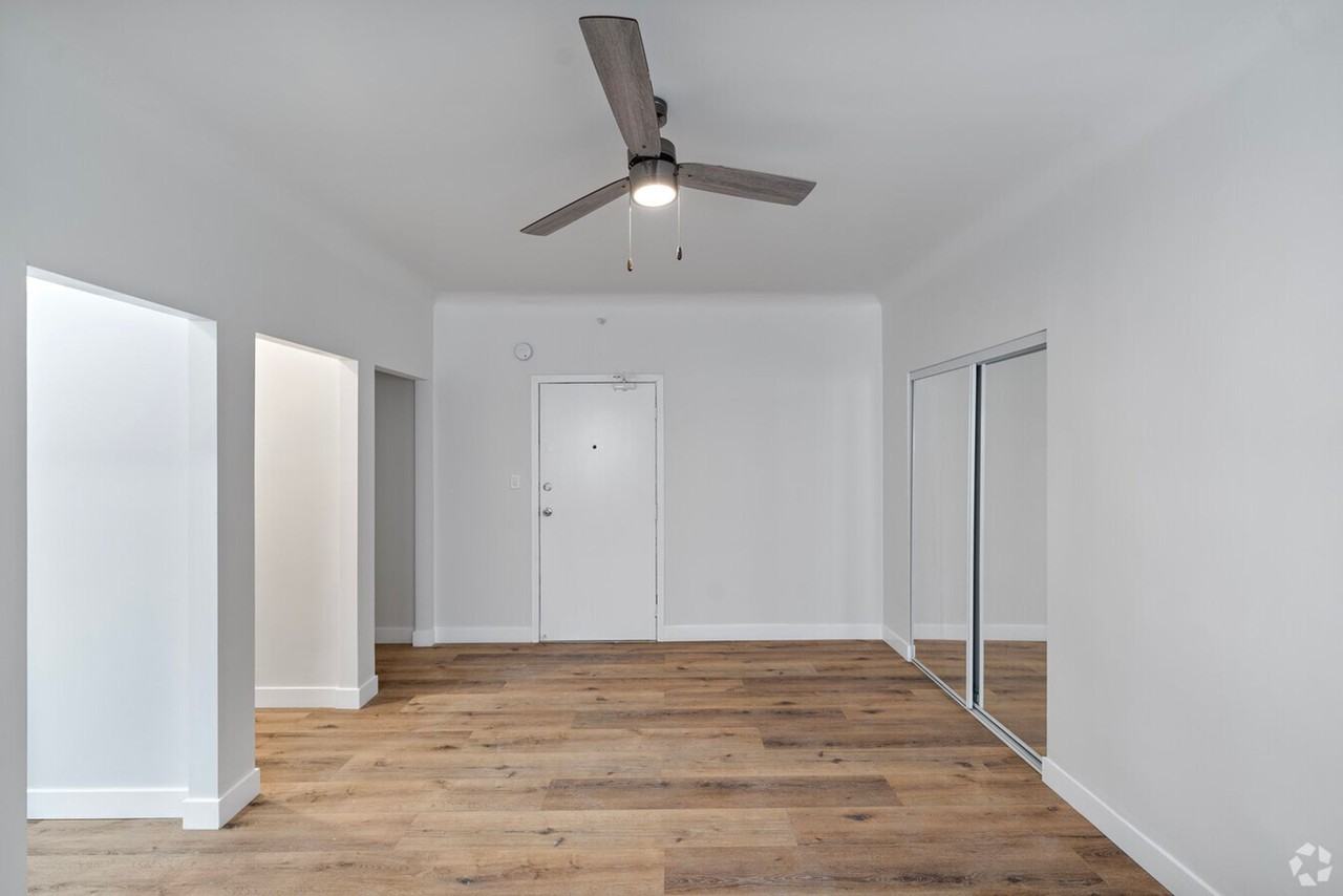 Alexandria I Apartments | Renovated Apartments in Korea Town - Photo 6 of 12