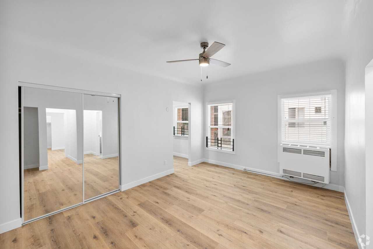 Alexandria I Apartments | Renovated Apartments in Korea Town - Photo 5 of 12