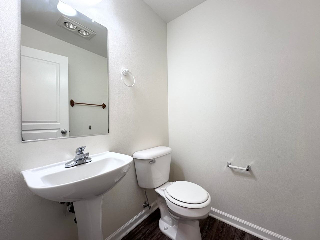 705 Ne Roberts Ave - Photo 7 of 15
