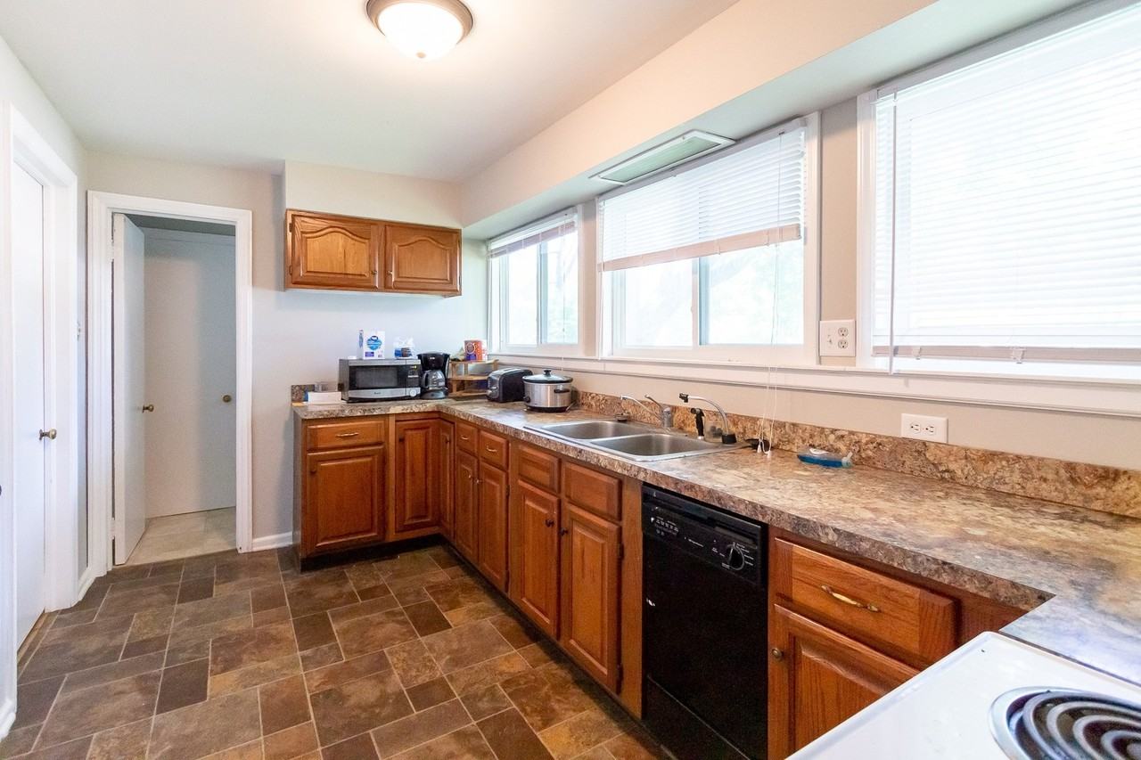 2604 W Ethel Ave - Photo 3 of 28