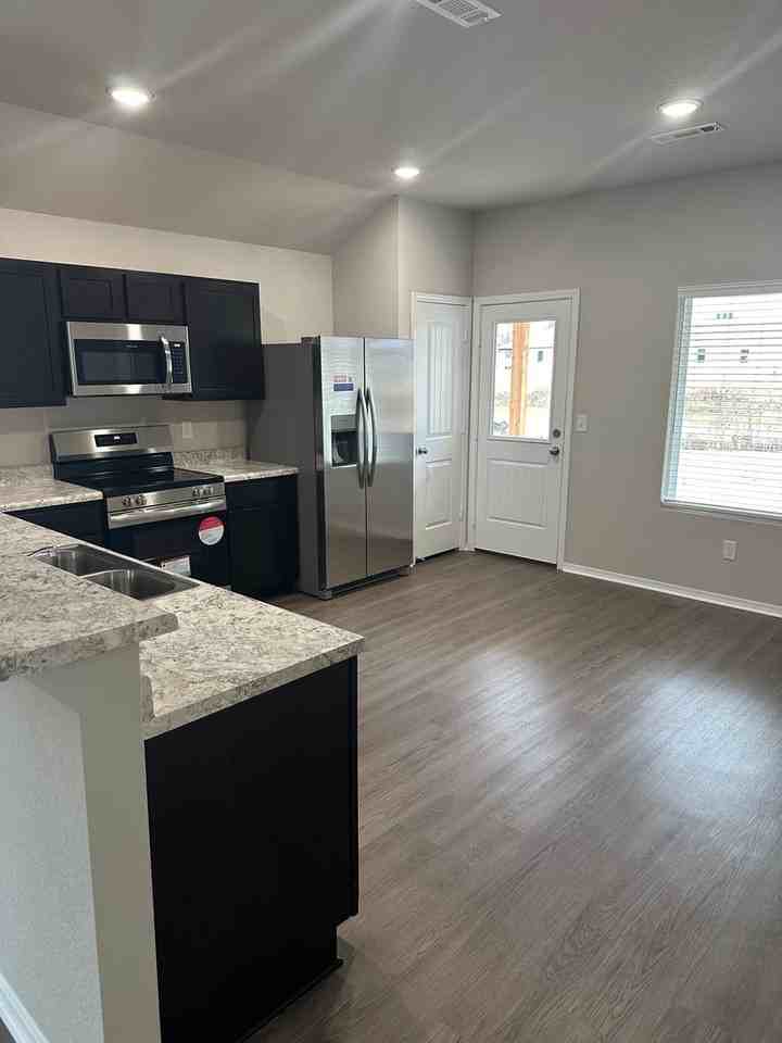 3275 E Main St - Photo 5 of 19