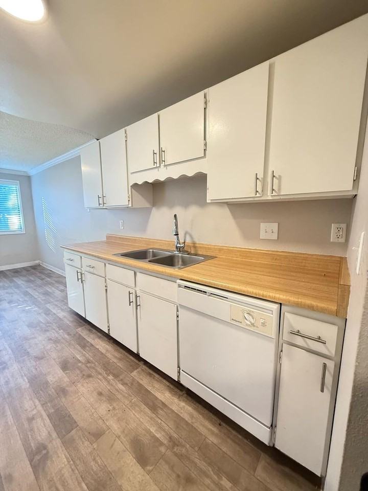 Pacific Place Apartments - Photo 4 of 35