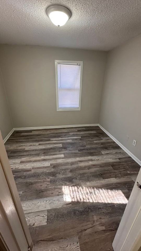 1421 E Lincoln St - Photo 2 of 9