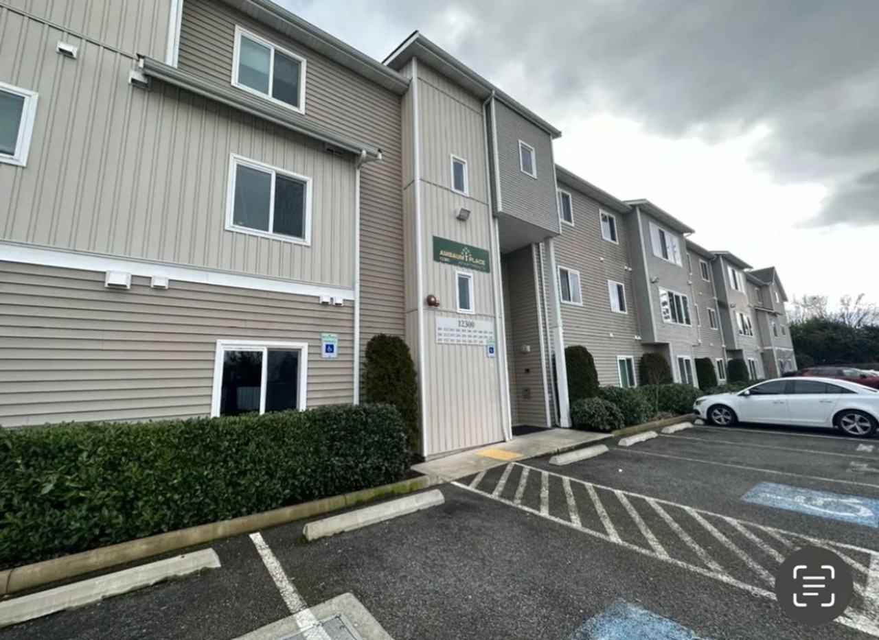 Ambaum Place I | Modern Apartment Homes w/ In - Photo 2 of 6