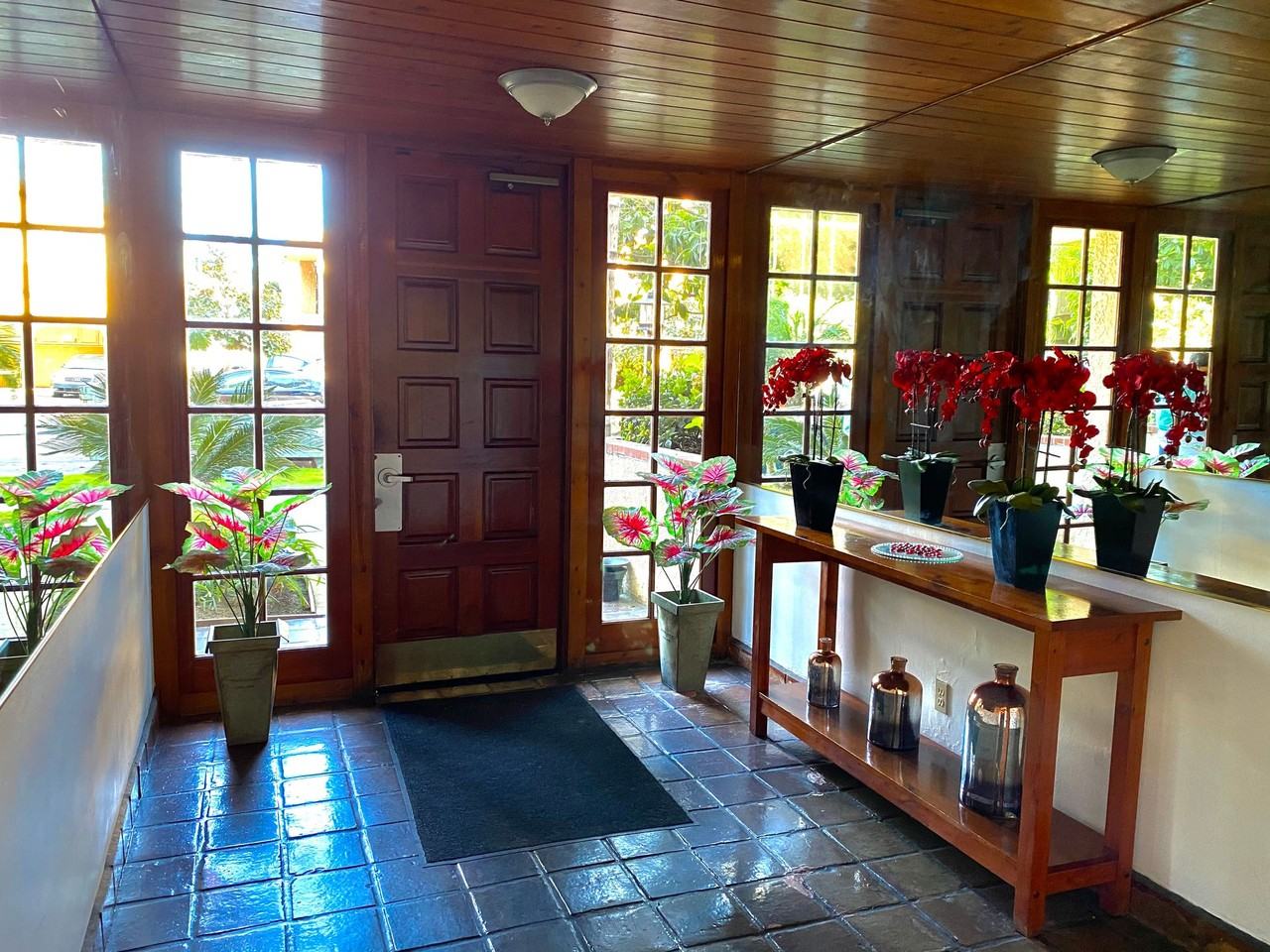 1715 Camden Ave. Los Angeles, CA 90025 - Photo 4 of 33