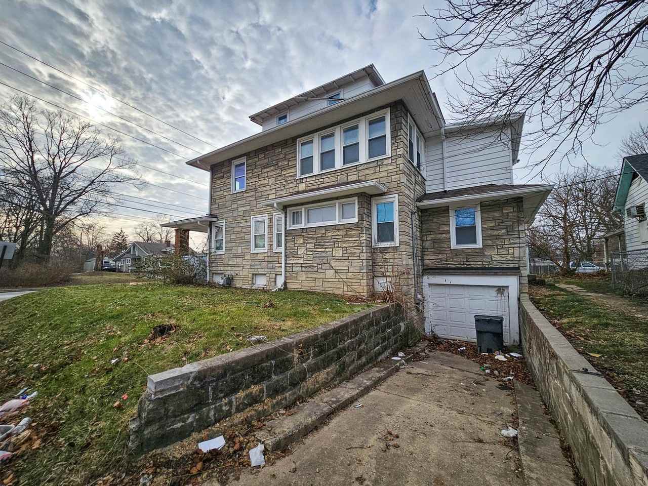 4831 E Washington St #4 - Photo 3 of 21