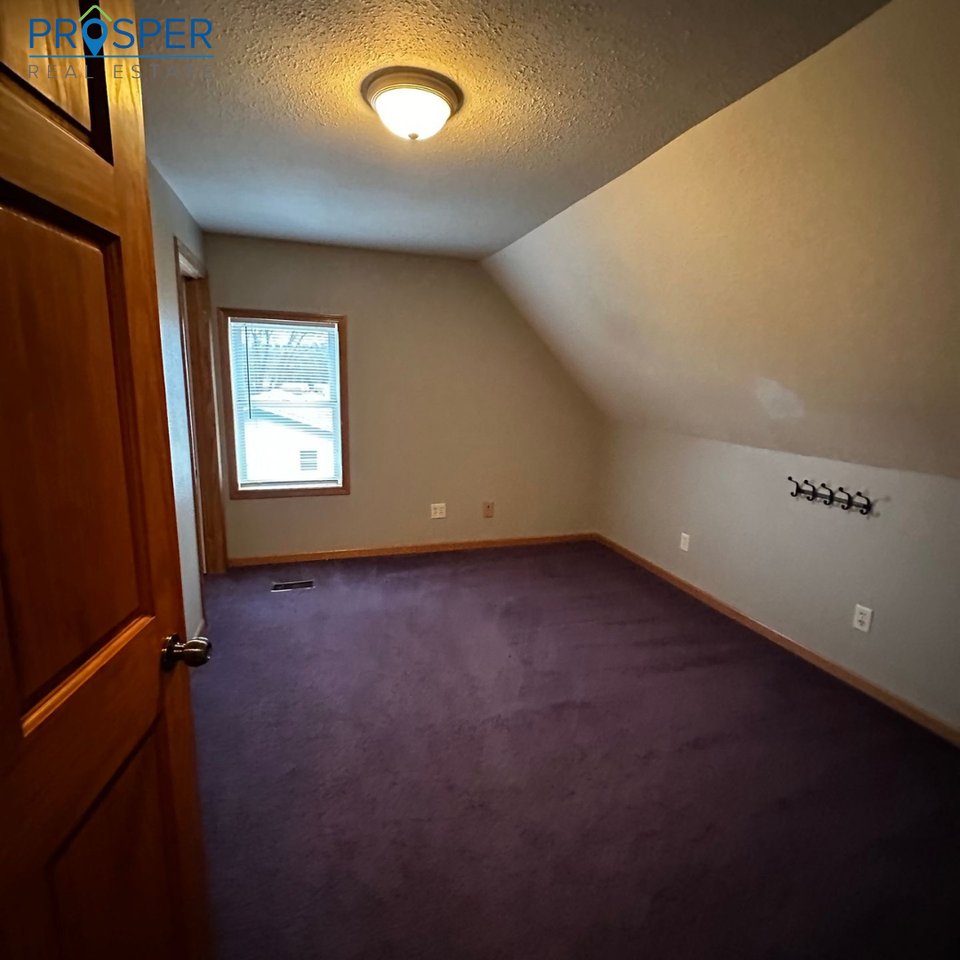 466 Sunday Dr - Photo 2 of 14