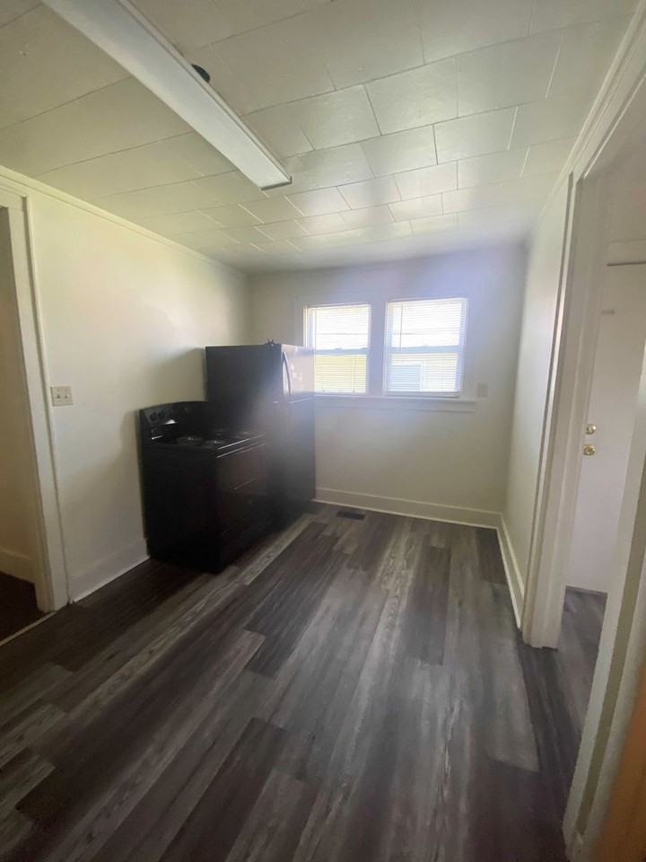 137 E Shannon Ave #B - Photo 5 of 10