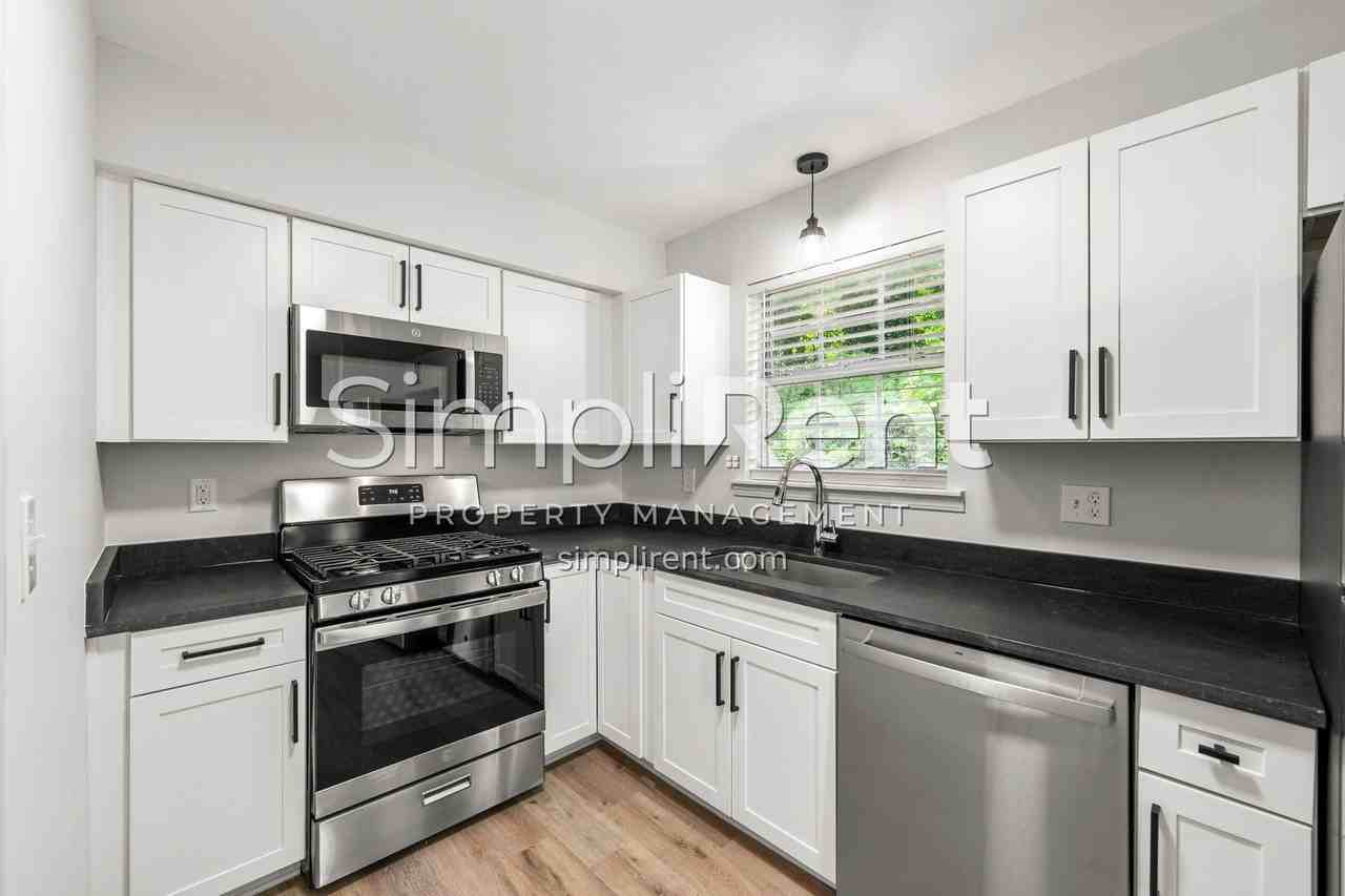 White Oak Crossing - Photo 4 of 14