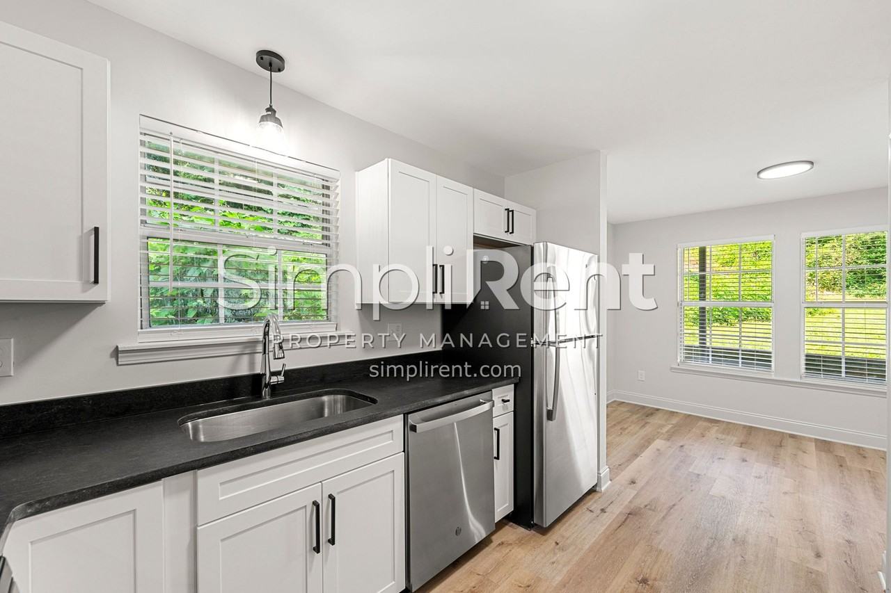 White Oak Crossing - Photo 5 of 14