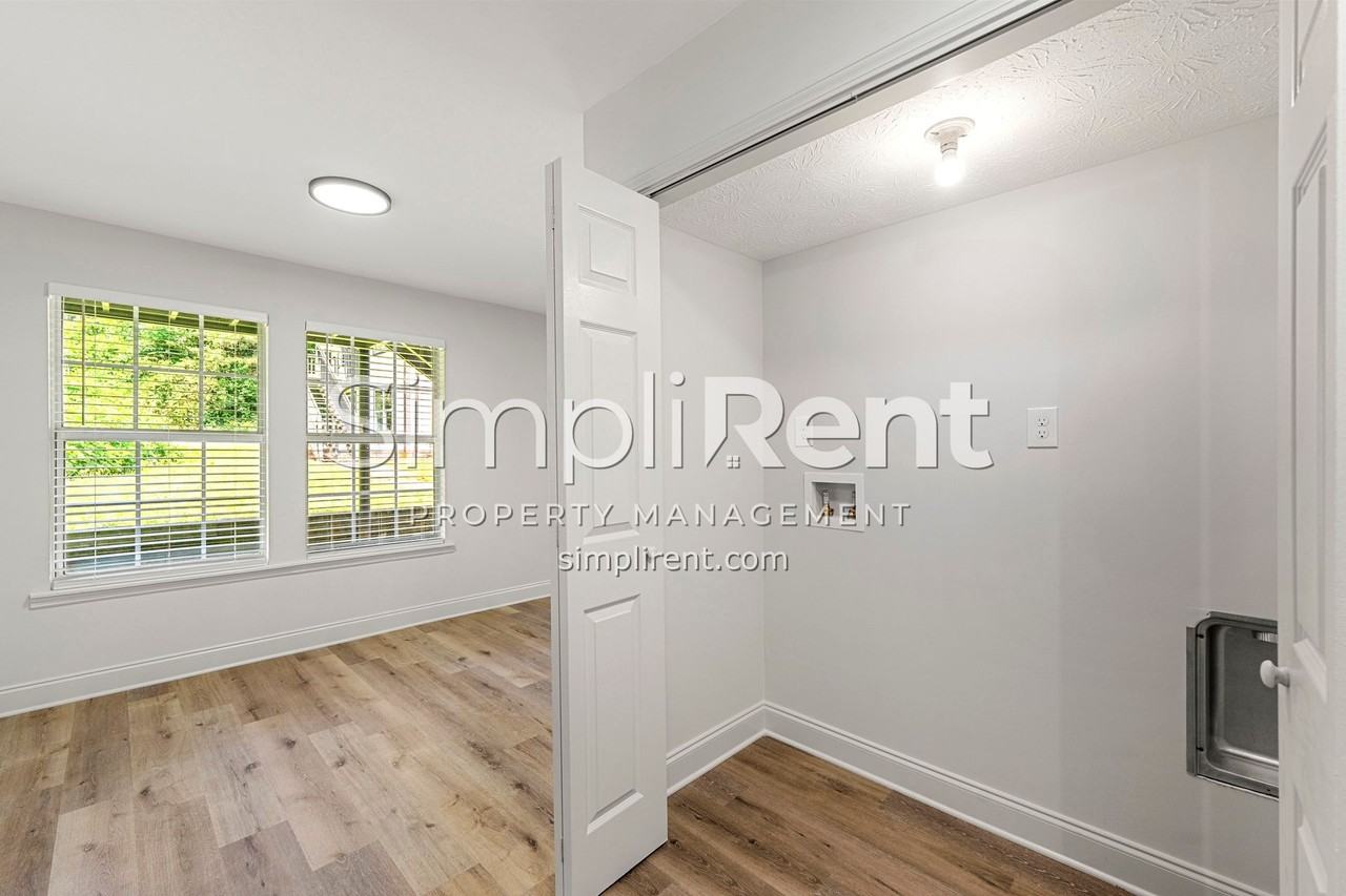 White Oak Crossing - Photo 6 of 14