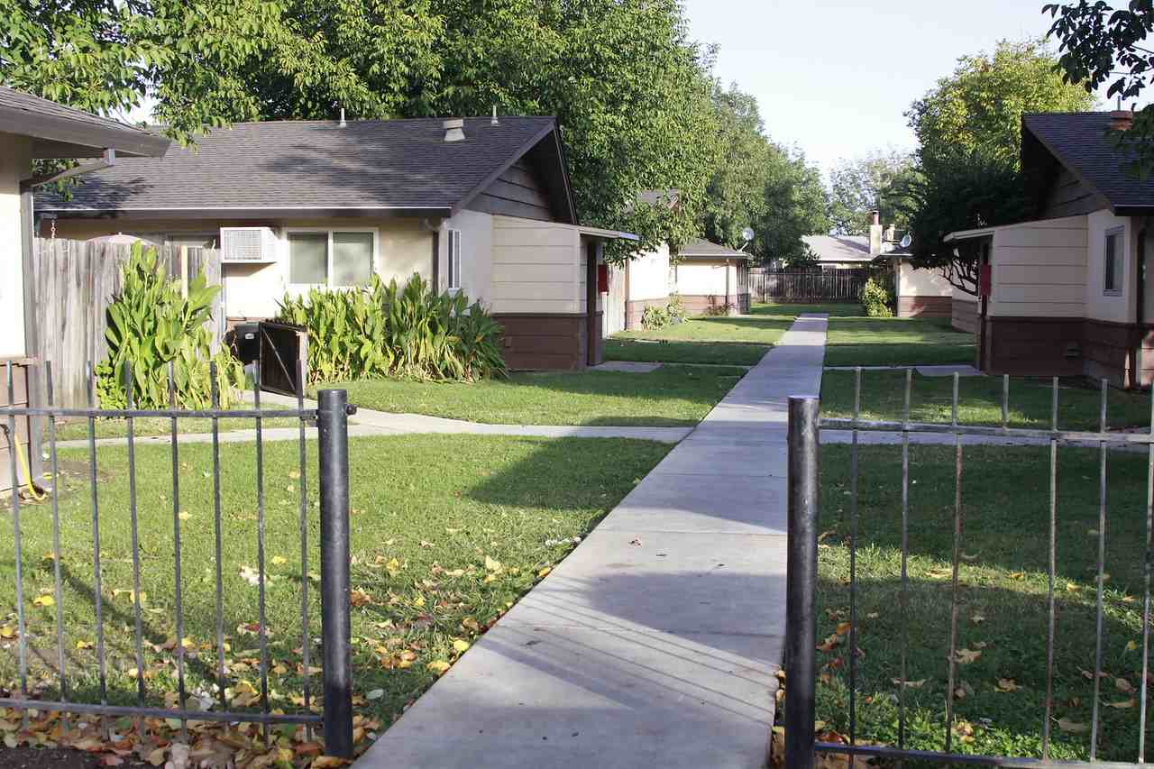 011 - Malvern Apartments - Photo 3 of 5