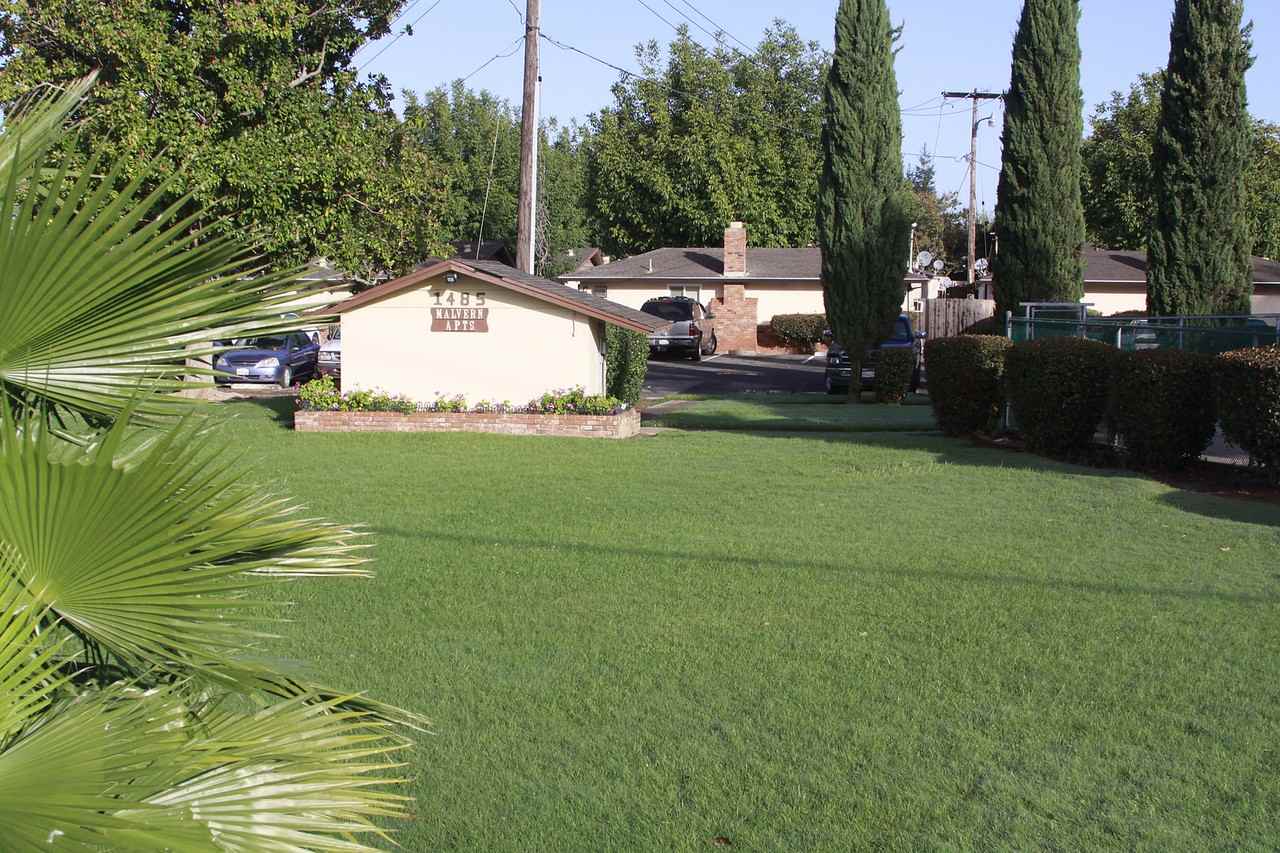 011 - Malvern Apartments - Photo 4 of 5