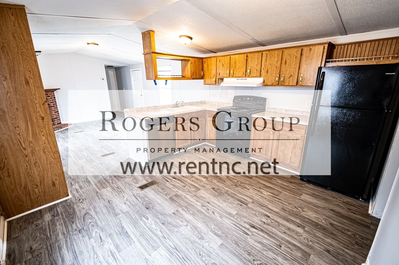 6088 Cindy Ln - Photo 2 of 8