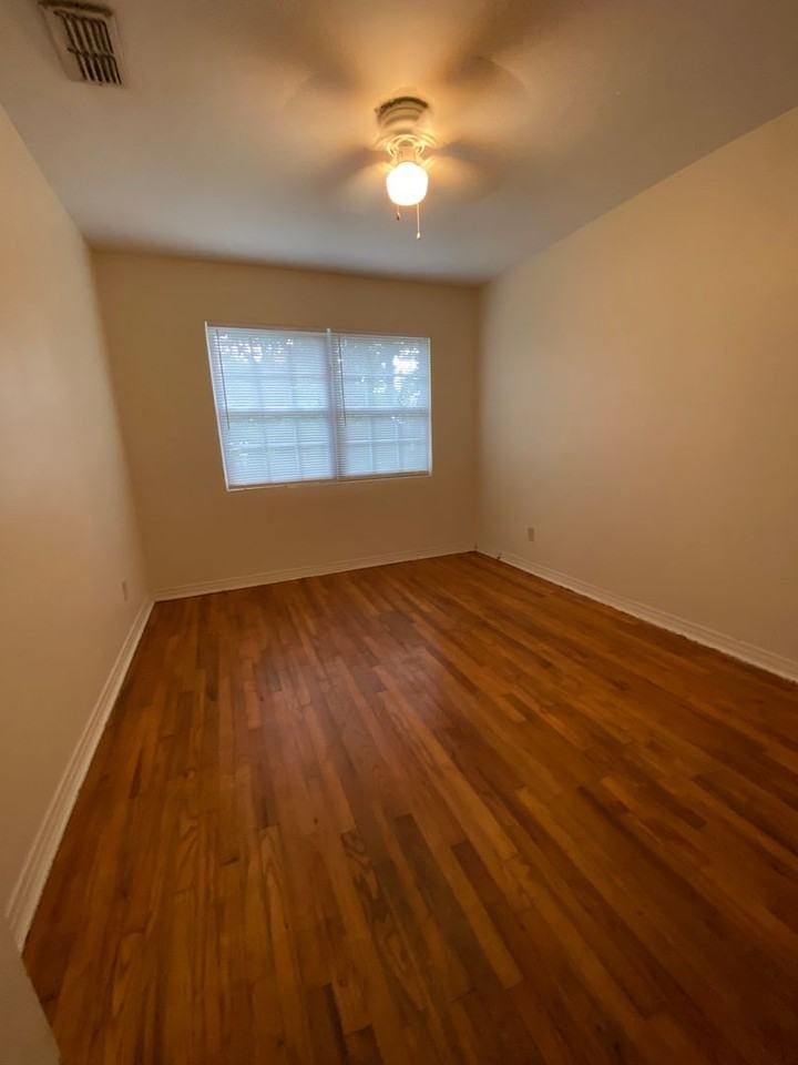 522 E Jennings St - Photo 3 of 7