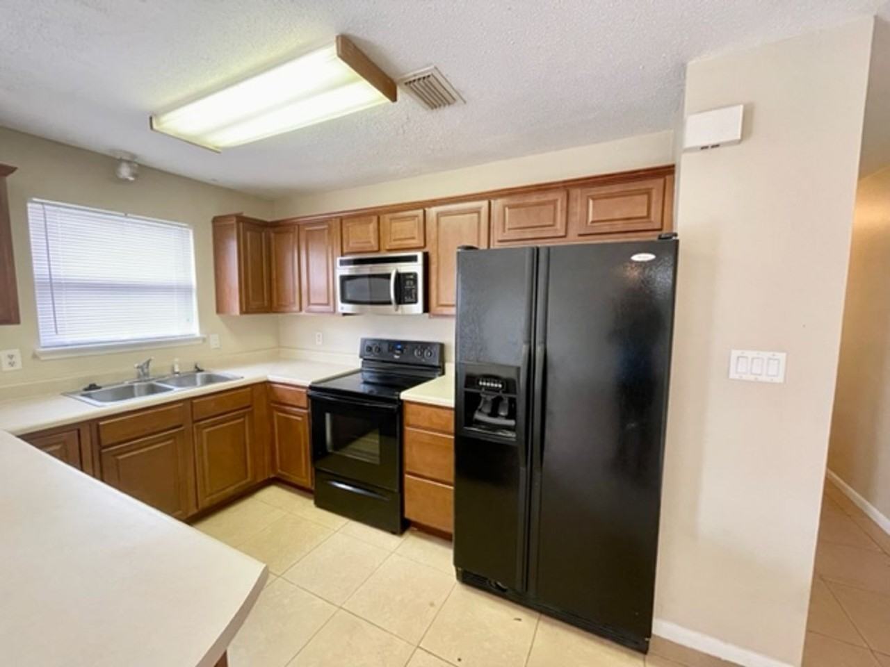 611 Carnathan Ct - Photo 5 of 31