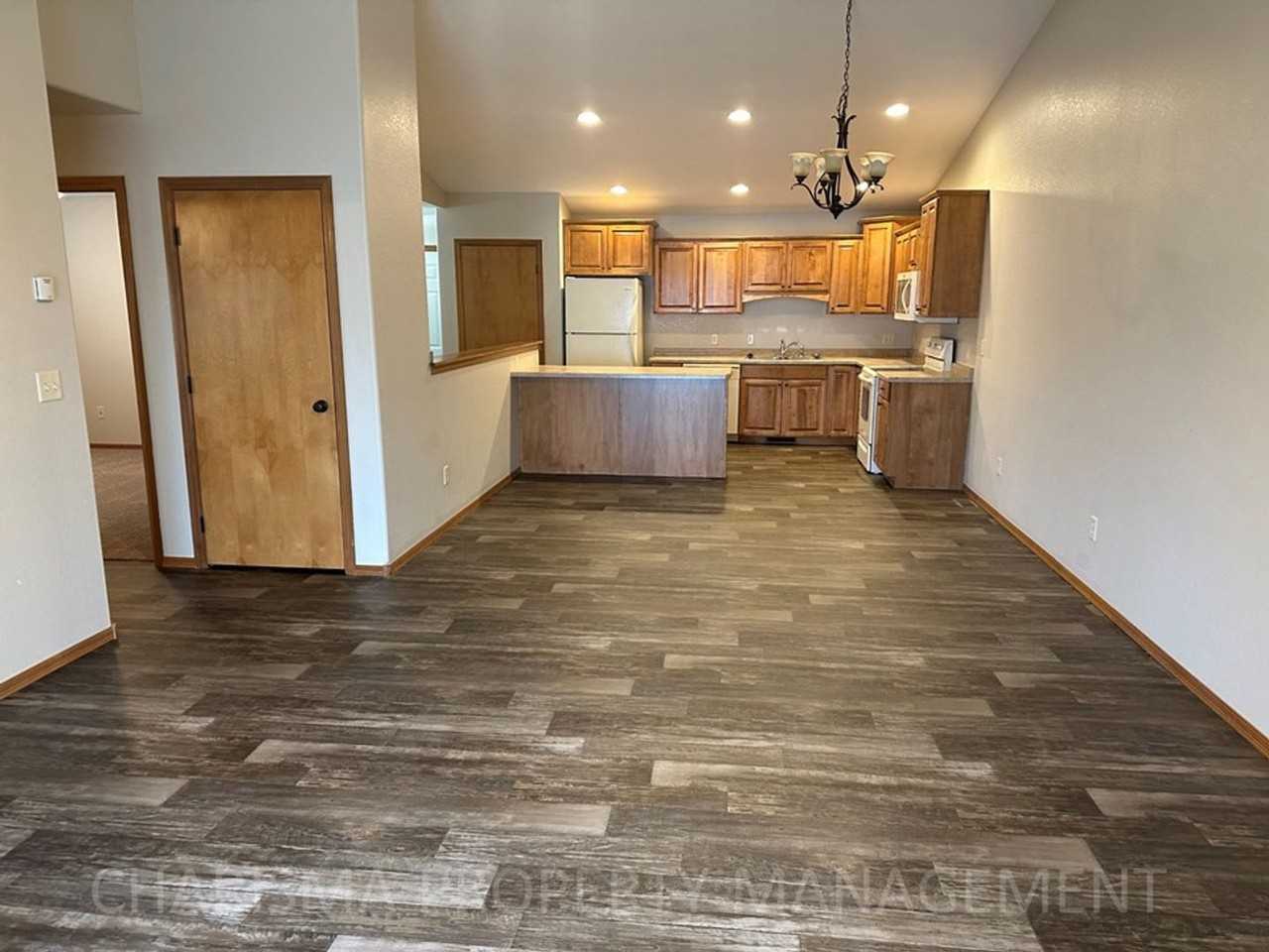 5505 W Rebecca St - Photo 2 of 35